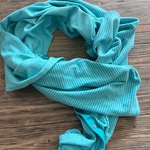 Lululemon rulu Vinyasa scarf